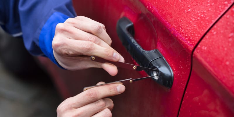 auto locksmith can also work with key remotes