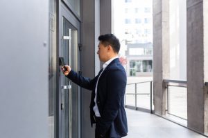 3 Ways to Upgrade the Security of Commercial Doors