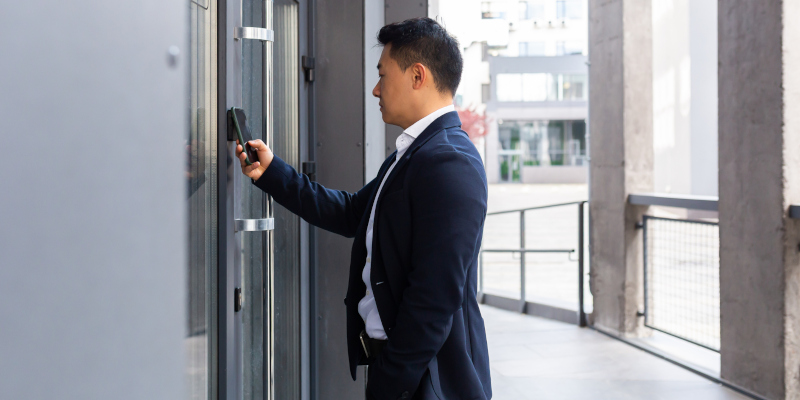 3 Ways to Upgrade the Security of Commercial Doors